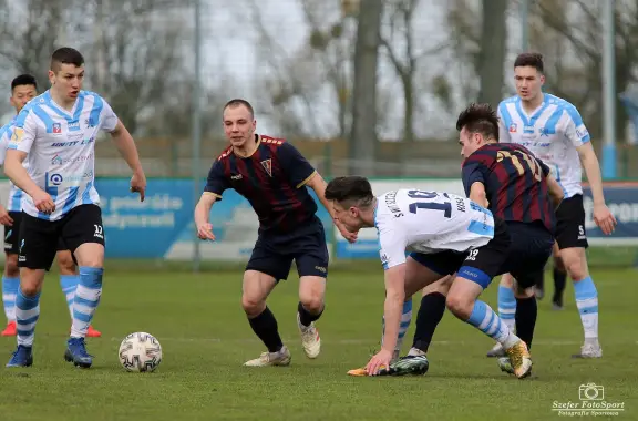 1605