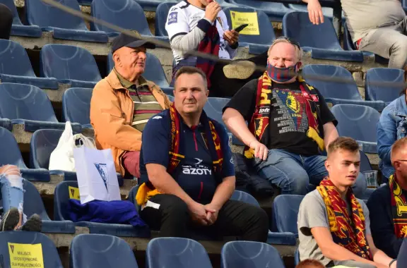 5925