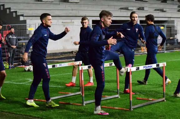 5435